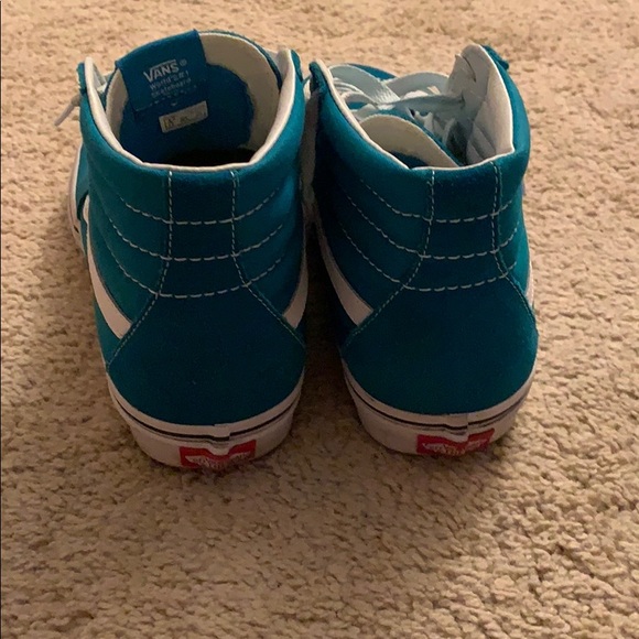 Vans - Picture 3 of 3